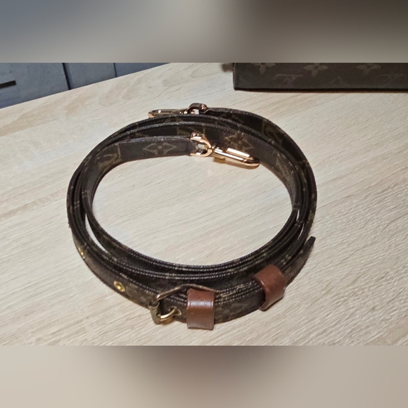 Authentic LOUIS VUITTON Monogram Orsay Clutch Crossbody Bag - Picture 7 of 14